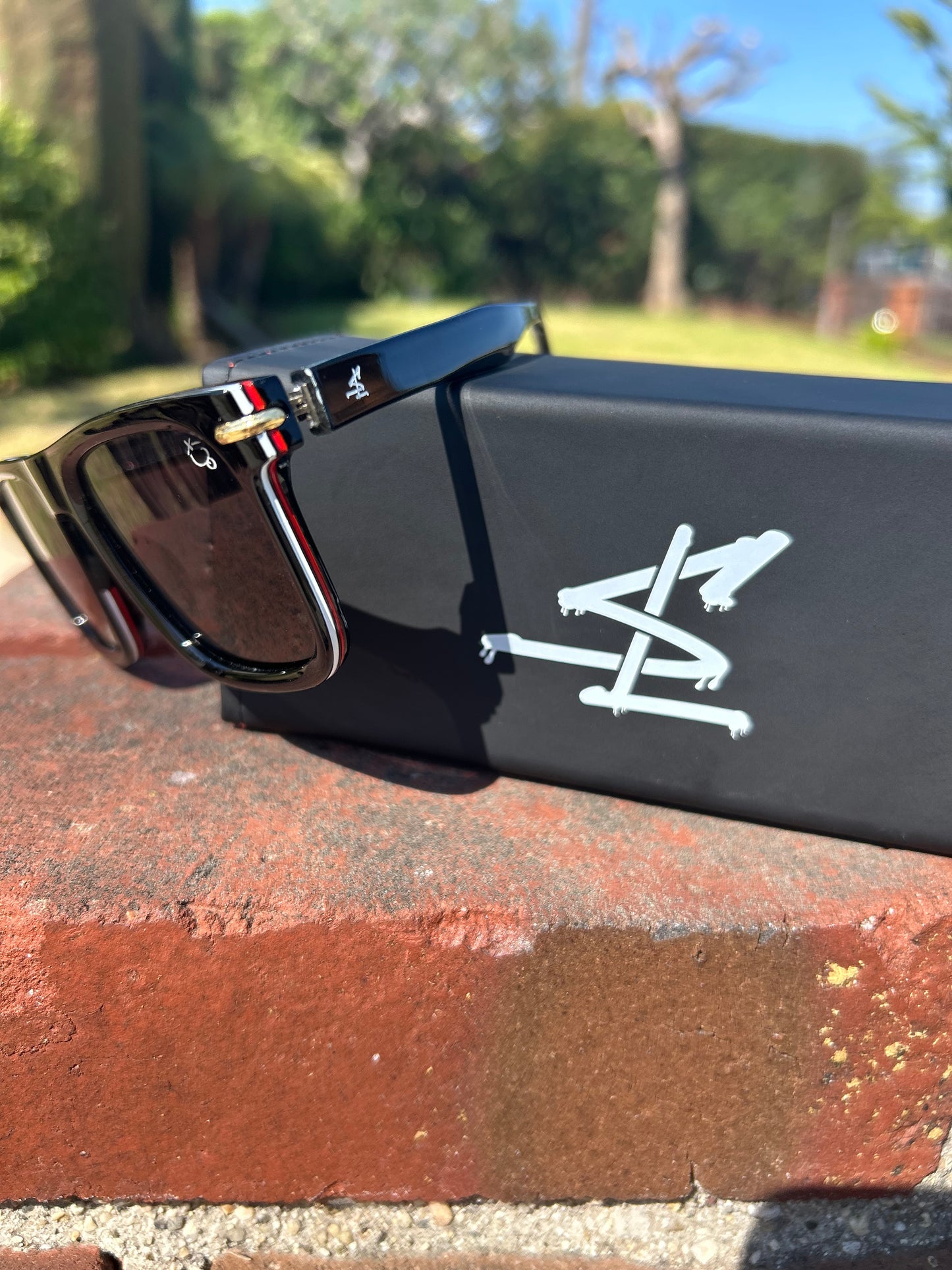 “SL Firstclass” Sunglasses w/Case